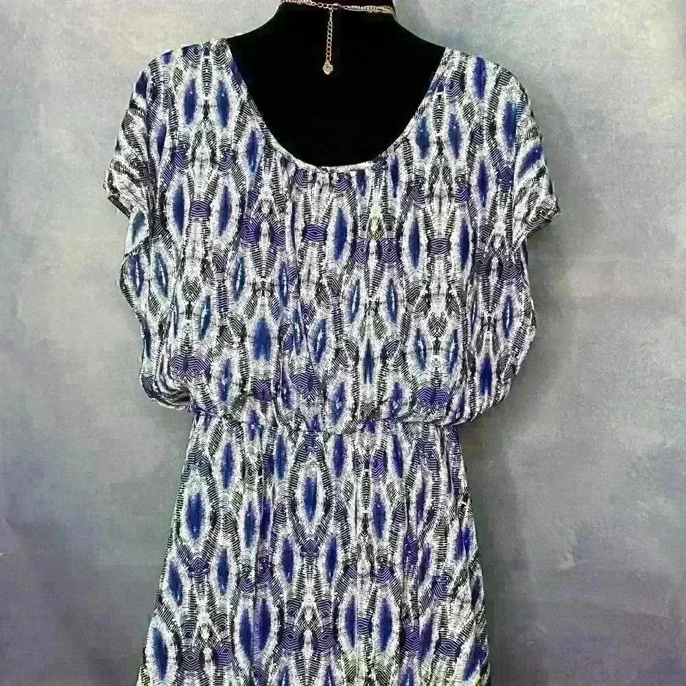 Bar lll Feather Patterned Flutter sleeve dress - Picture 6 of 8